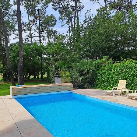 בית נופש With Swimming Pool 500 M From The *