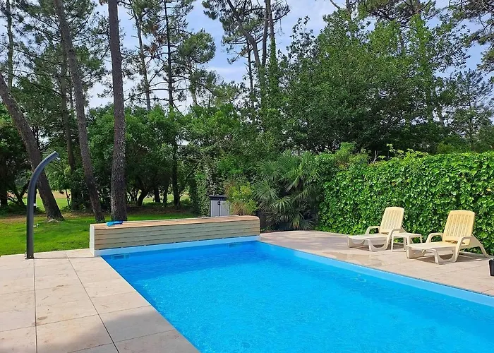 בית נופש With Swimming Pool 500 M From The *