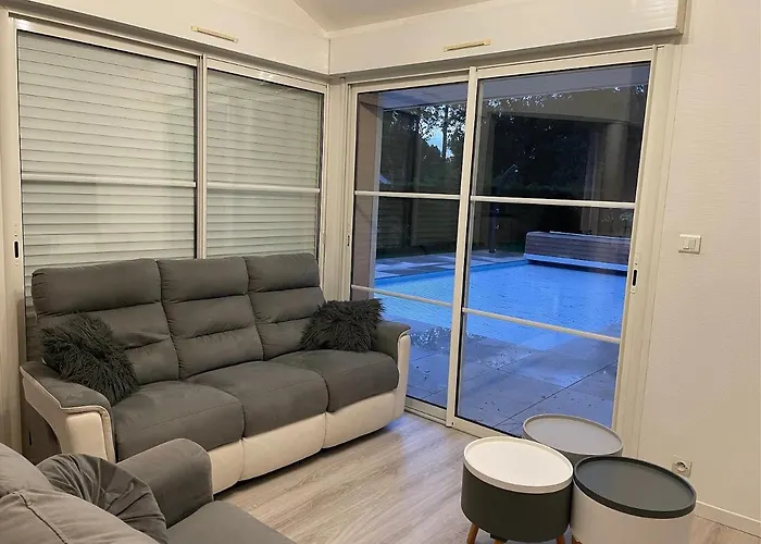 With Swimming Pool 500 M From The * מולייטס-אה-מא
