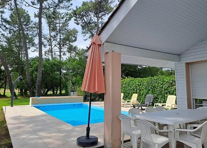 With Swimming Pool 500 M From The * מולייטס-אה-מא