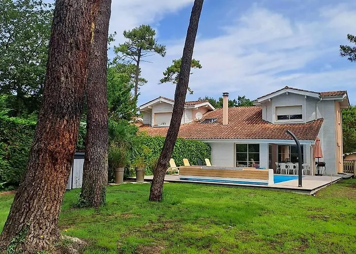With Swimming Pool 500 M From The * מולייטס-אה-מא
